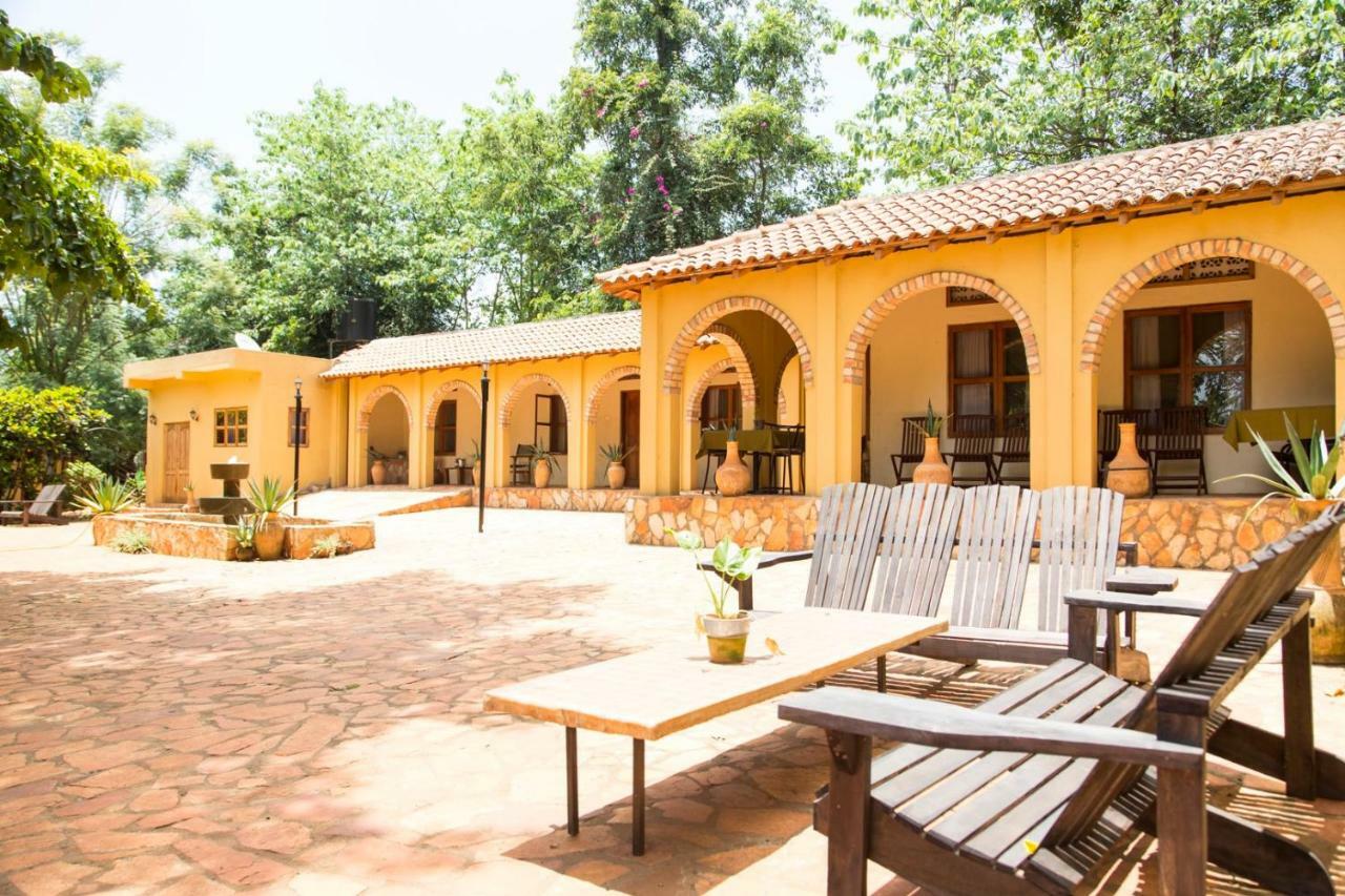 Holland Park Villa Buloba Exterior photo